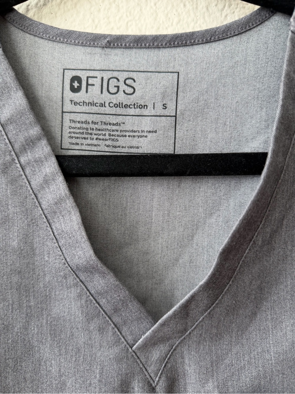 FIGS Technical Collection NWOT - Picture 2 of 3